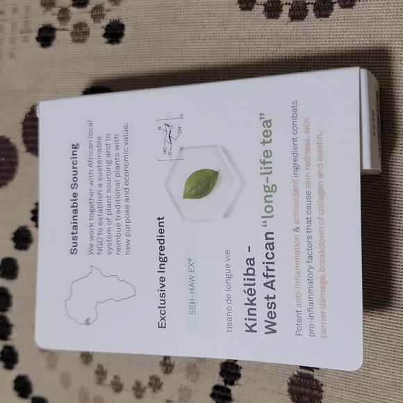 Acaderma The Oasis Barrier Booster Serum 8ml - Picture 2 of 3